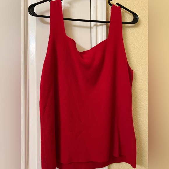 Red sleeveless top size L. - Picture 2 of 2